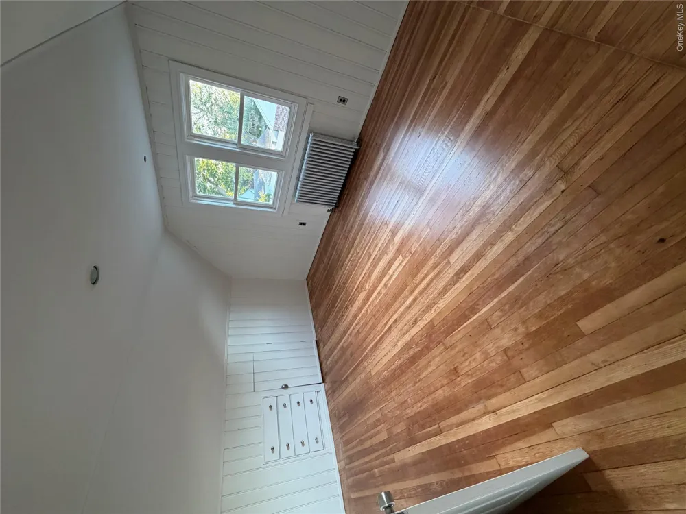 94 E Fenimore Street Valley Stream, NY 11580