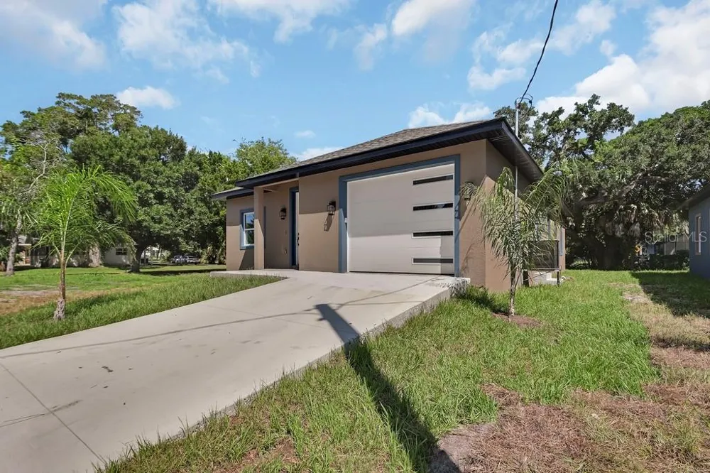 558 WALLACE STREET Daytona Beach, FL 32114