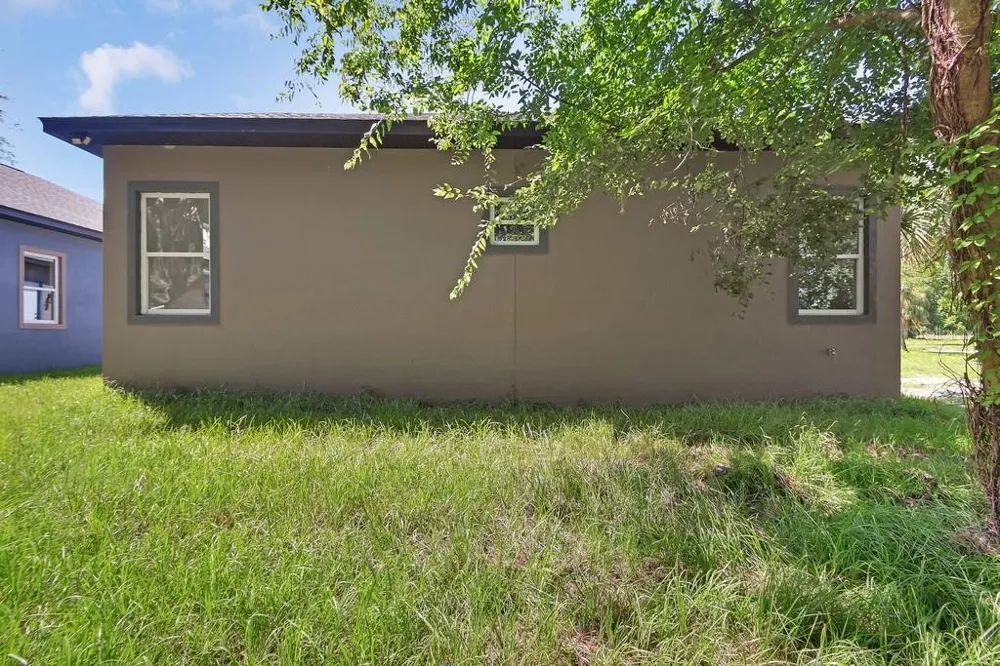 558 WALLACE STREET Daytona Beach, FL 32114