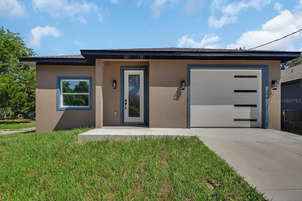 558 WALLACE STREET Daytona Beach, FL 32114