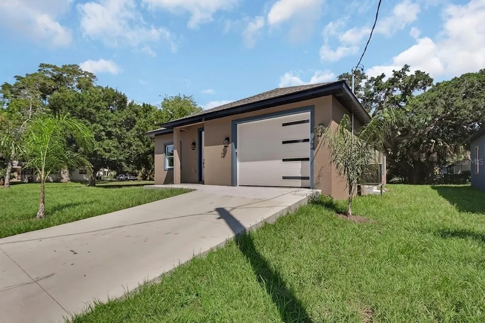 558 WALLACE STREET Daytona Beach, FL 32114