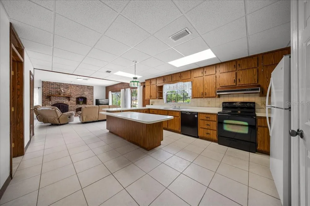 2300 SE 38TH COURT ocala, FL 34471
