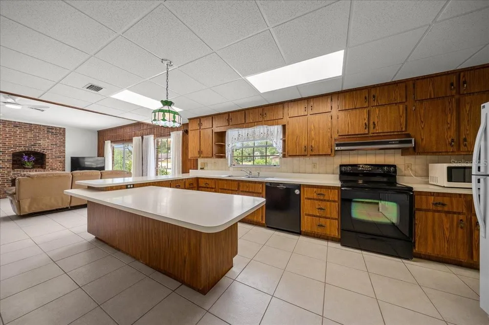 2300 SE 38TH COURT ocala, FL 34471