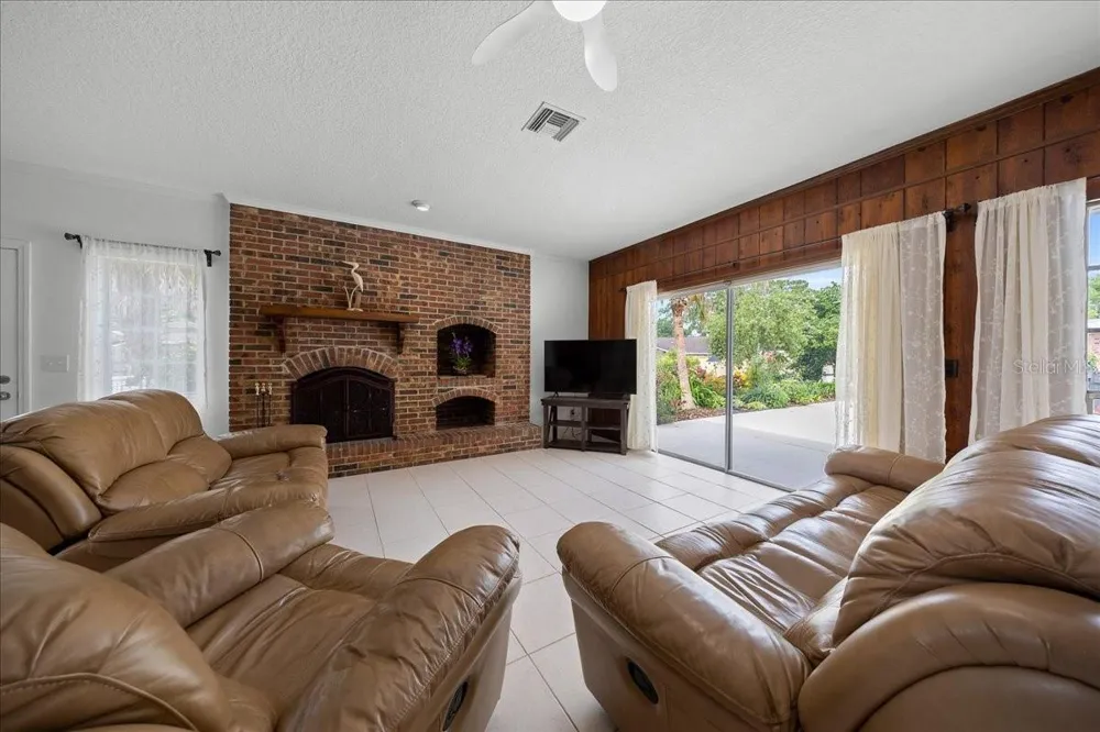 2300 SE 38TH COURT ocala, FL 34471
