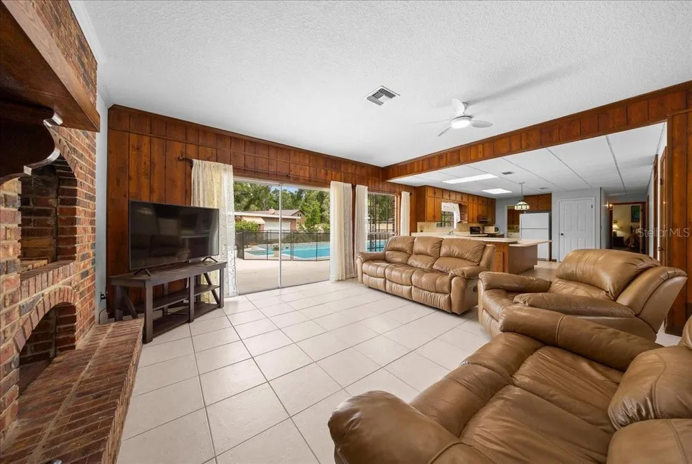 2300 SE 38TH COURT ocala, FL 34471