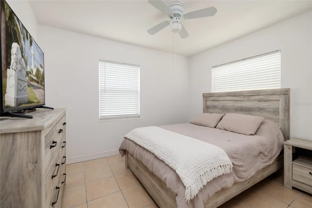 101 40TH AVENUE NE St Petersburg, FL 33703