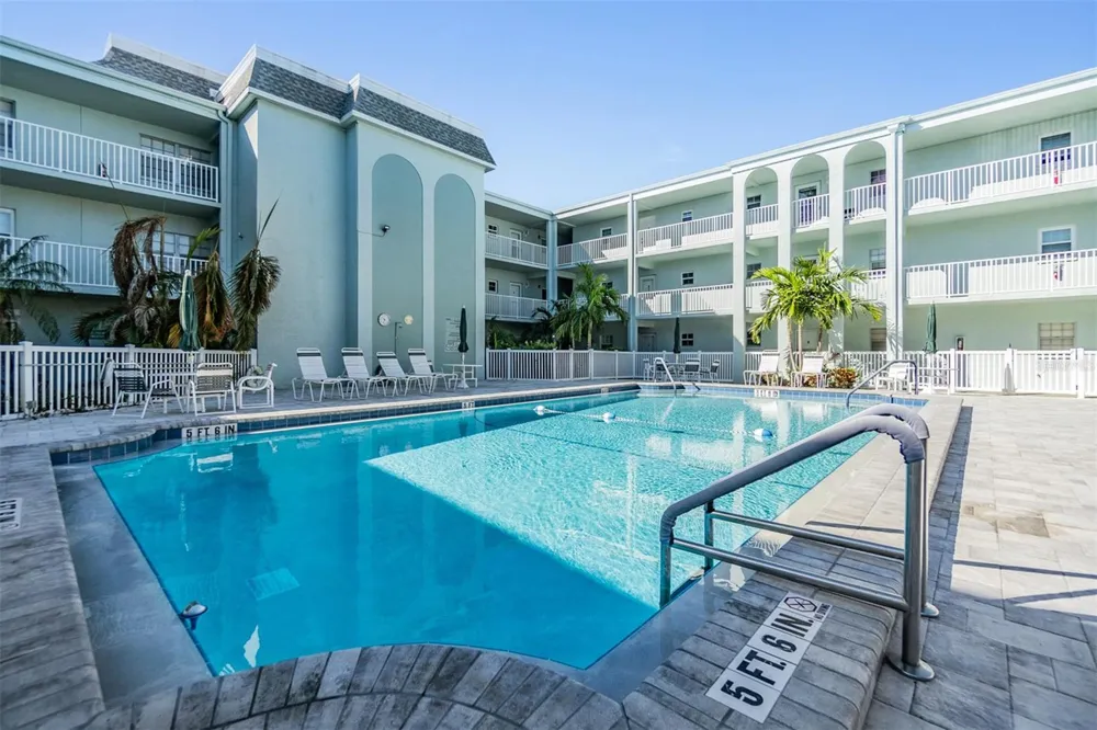 701 POINSETTIA ROAD #306 Belleair, FL 33756