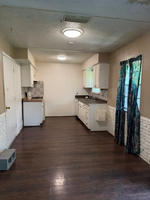 12219 Knight Drive Balch Springs, TX 75180