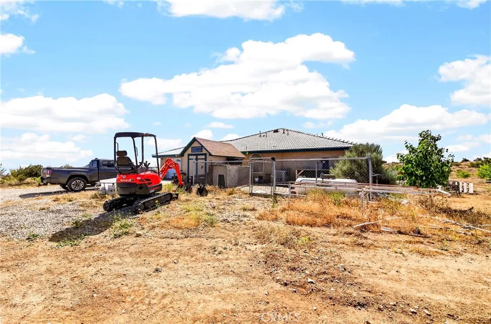 5445 Snow Line Phelan, CA 92371