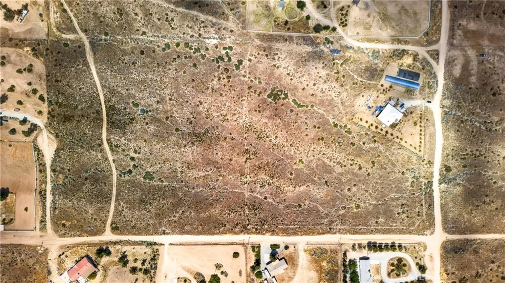 5445 Snow Line Phelan, CA 92371