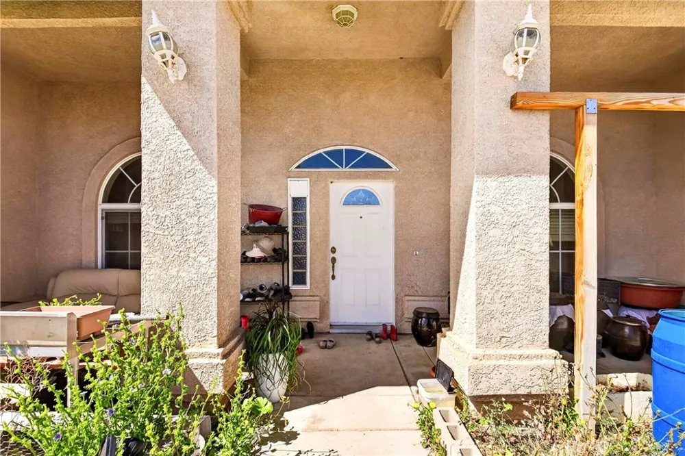5445 Snow Line Phelan, CA 92371