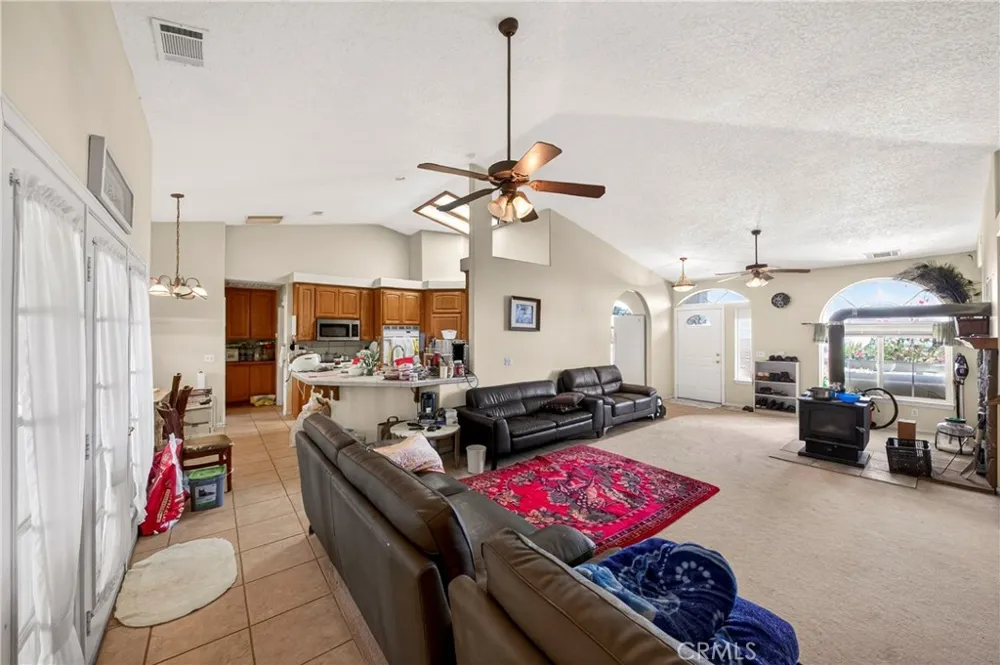 5445 Snow Line Phelan, CA 92371