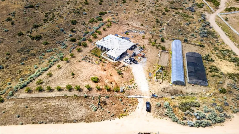 5445 Snow Line Phelan, CA 92371