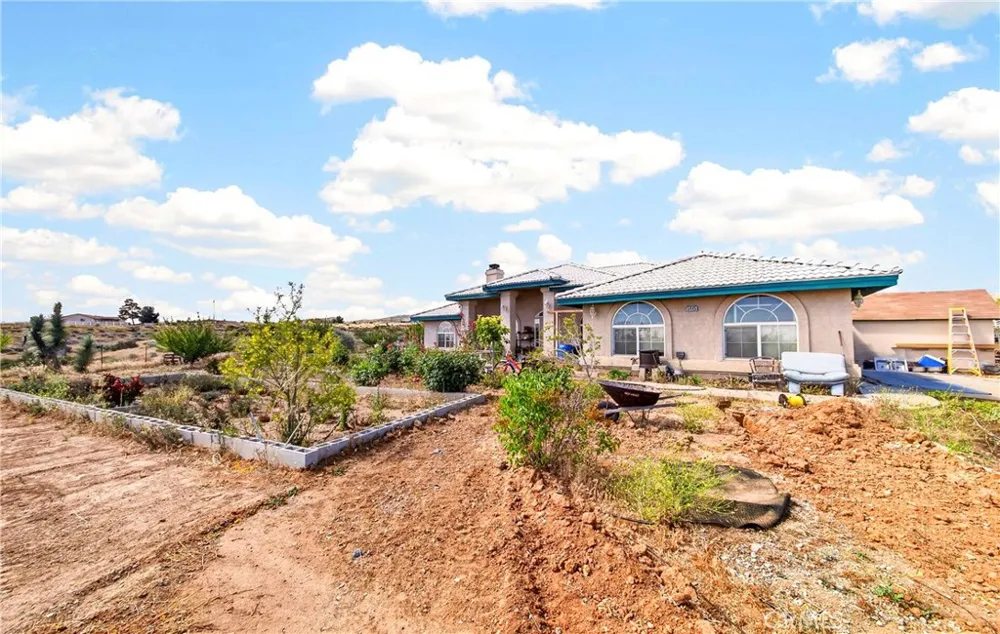 5445 Snow Line Phelan, CA 92371