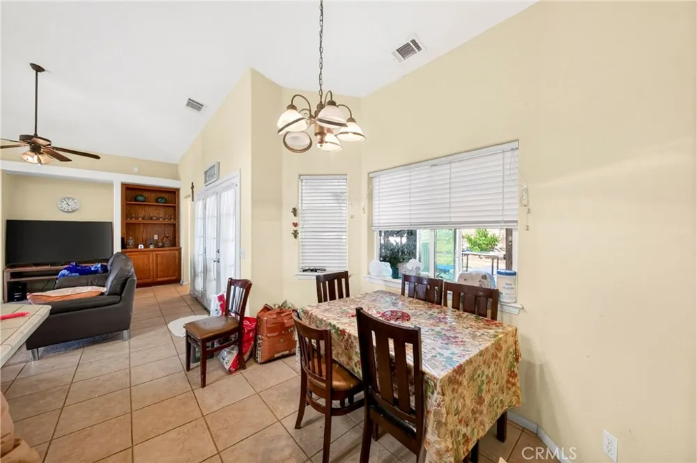5445 Snow Line Phelan, CA 92371