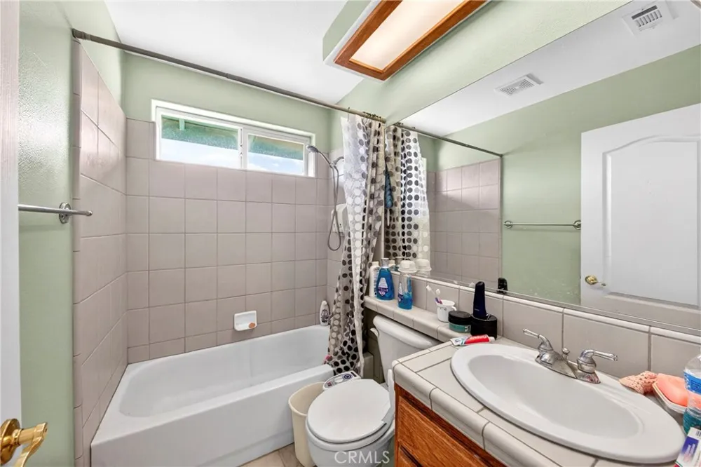 5445 Snow Line Phelan, CA 92371