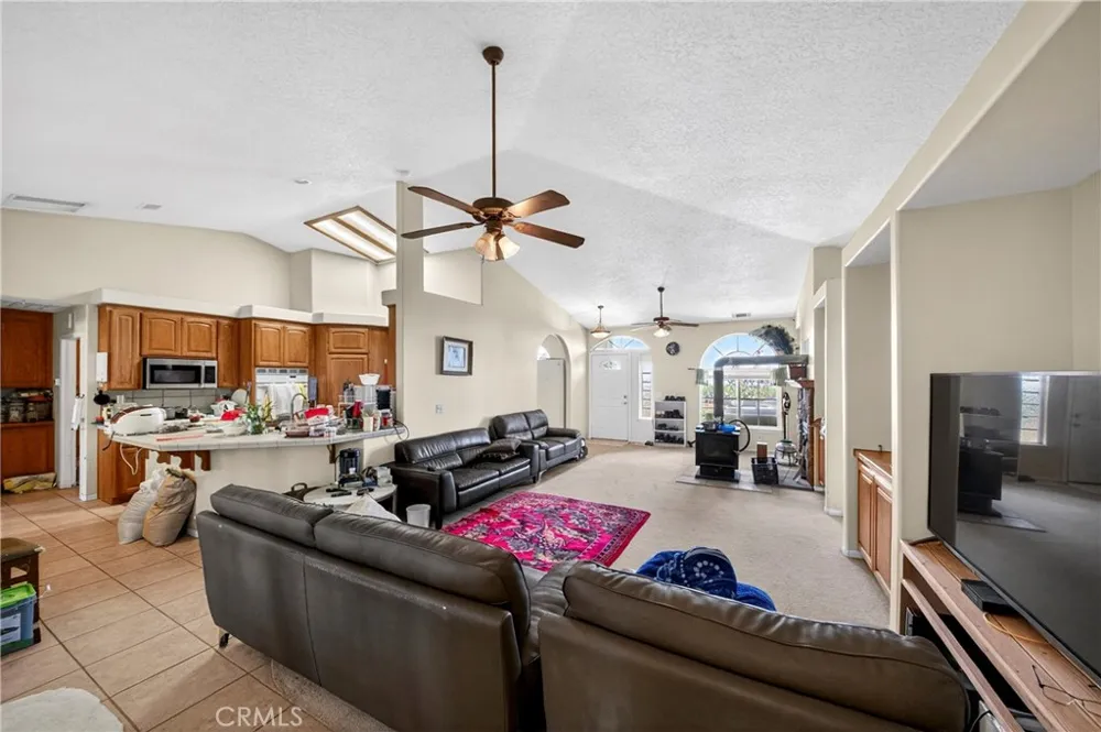 5445 Snow Line Phelan, CA 92371