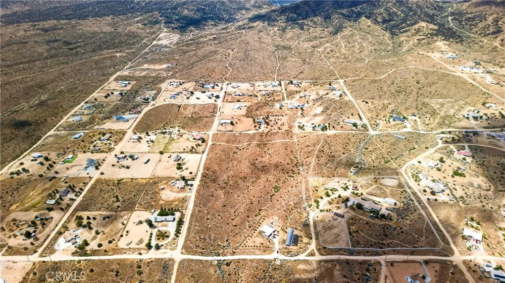 5445 Snow Line Phelan, CA 92371
