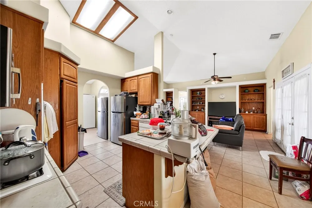 5445 Snow Line Phelan, CA 92371