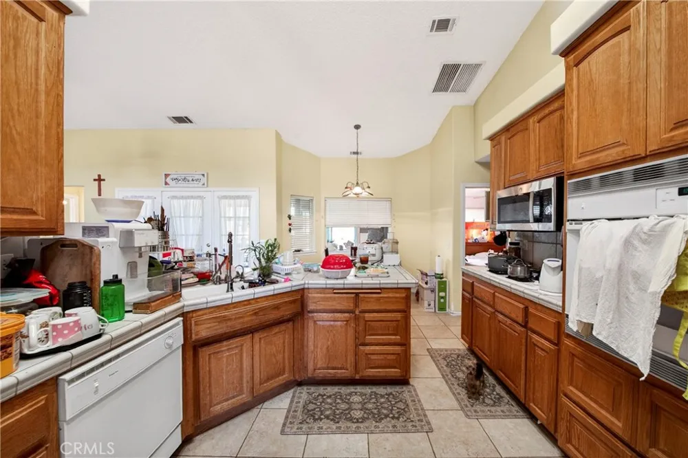 5445 Snow Line Phelan, CA 92371