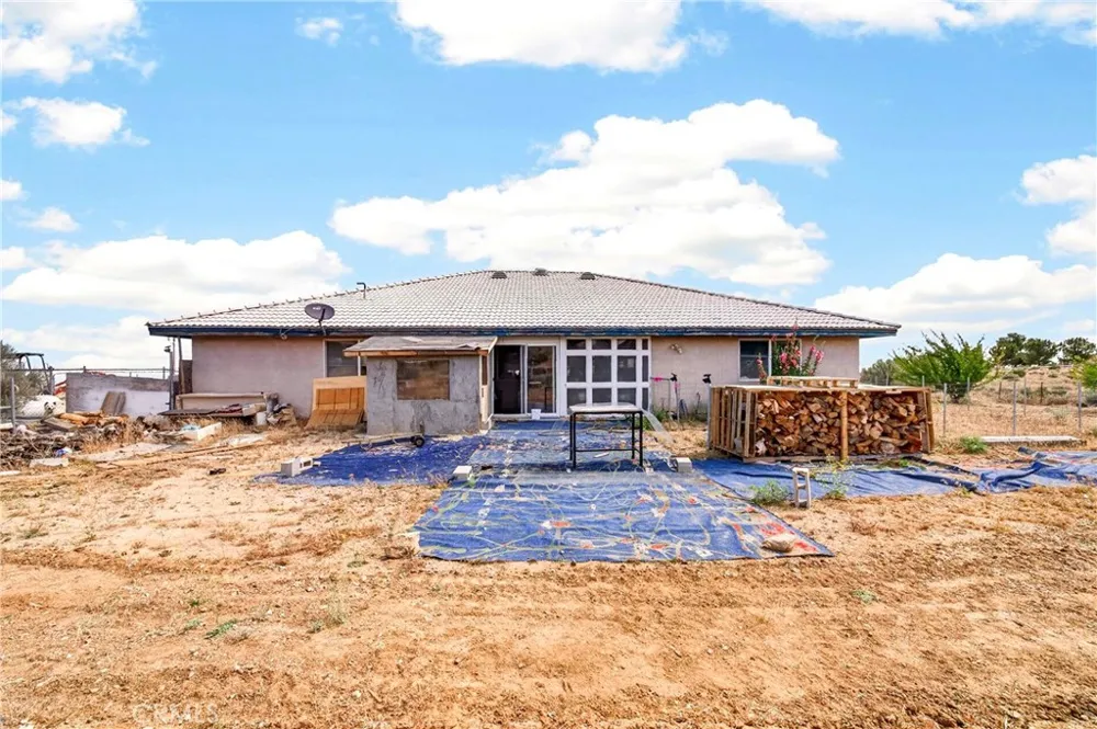 5445 Snow Line Phelan, CA 92371
