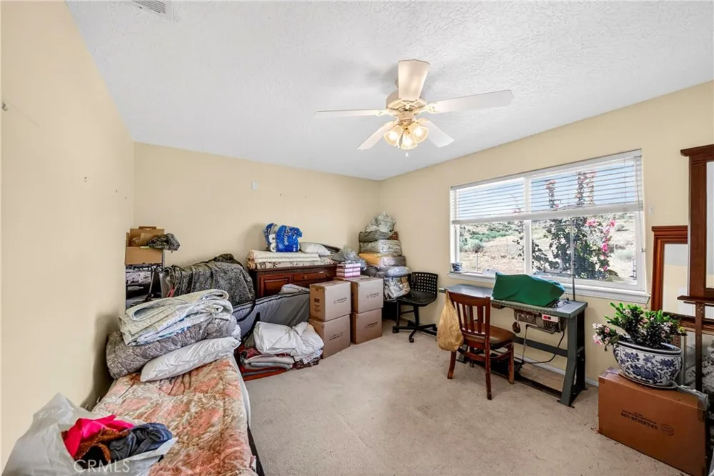 5445 Snow Line Phelan, CA 92371