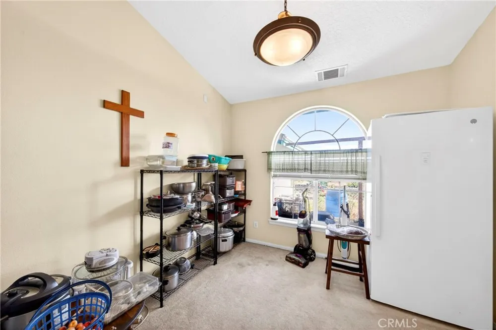 5445 Snow Line Phelan, CA 92371