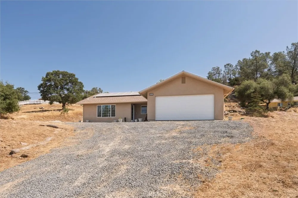 29215 Yosemite Springs Coarsegold, CA 93614