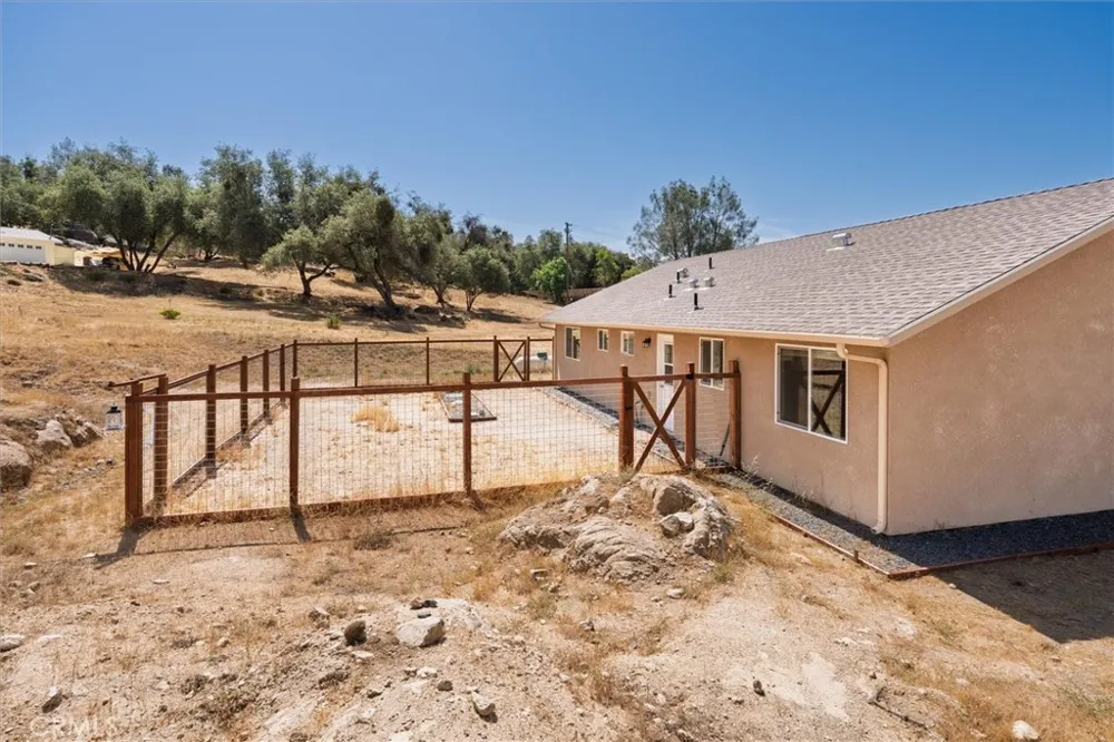 29215 Yosemite Springs Coarsegold, CA 93614