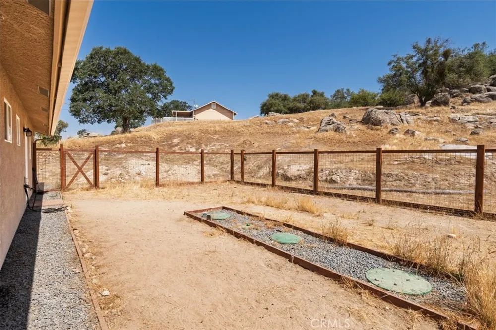 29215 Yosemite Springs Coarsegold, CA 93614