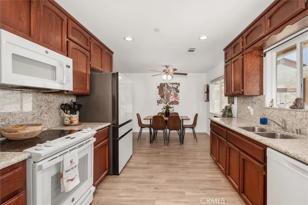 29215 Yosemite Springs Coarsegold, CA 93614