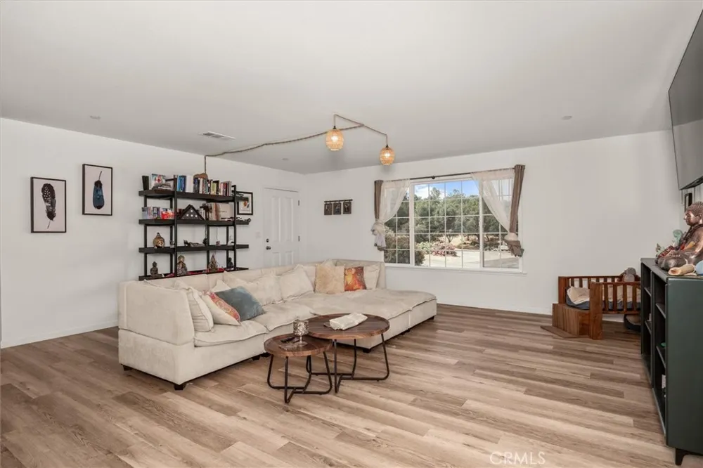 29215 Yosemite Springs Coarsegold, CA 93614