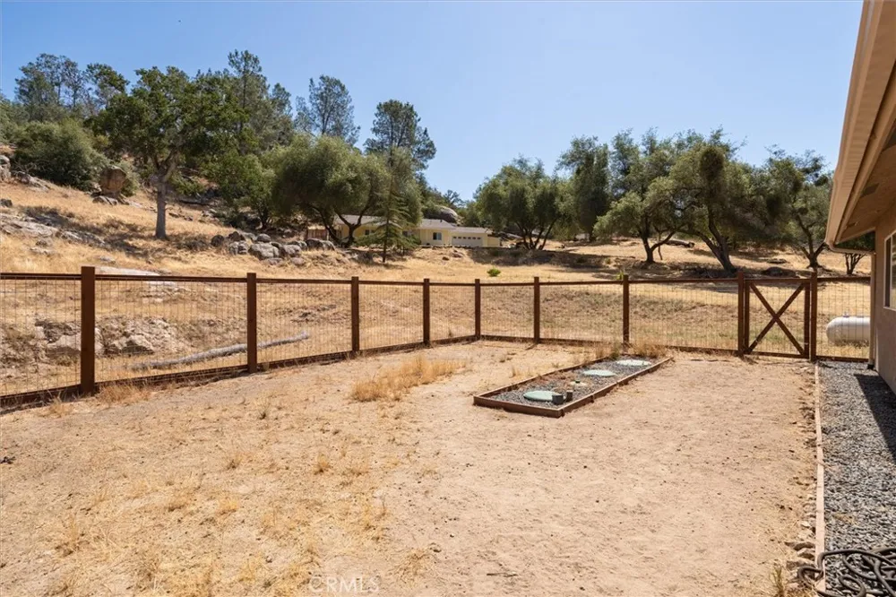29215 Yosemite Springs Coarsegold, CA 93614