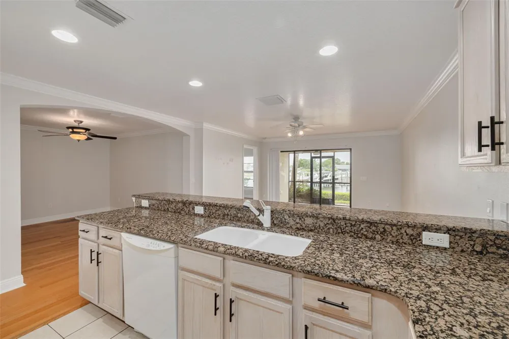 616 YARDARM DRIVE #8 Apollo Beach, FL 33572