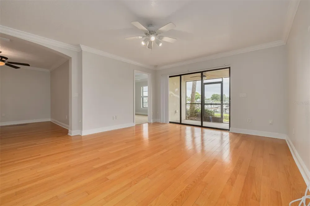 616 YARDARM DRIVE #8 Apollo Beach, FL 33572