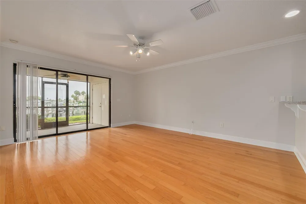 616 YARDARM DRIVE #8 Apollo Beach, FL 33572