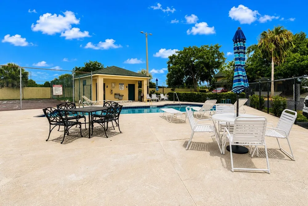 616 YARDARM DRIVE #8 Apollo Beach, FL 33572
