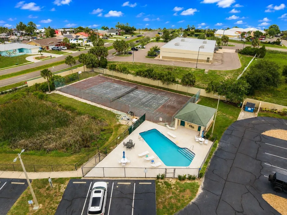 616 YARDARM DRIVE #8 Apollo Beach, FL 33572