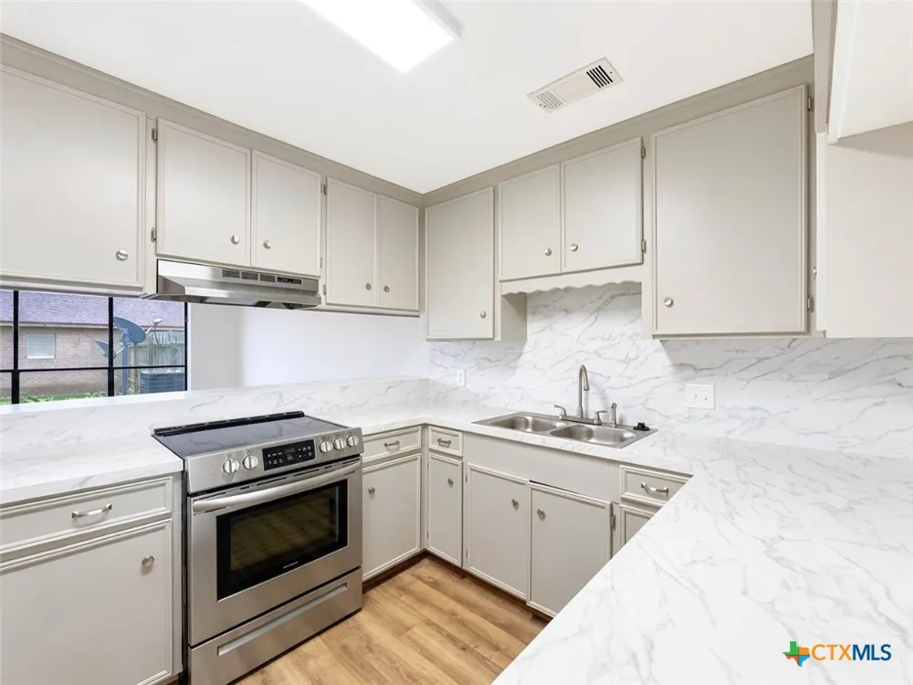 104 Maplewood Drive #A Victoria, TX 77901