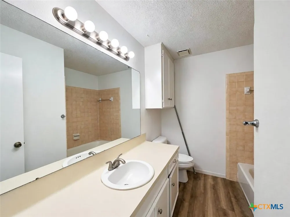 104 Maplewood Drive #A Victoria, TX 77901