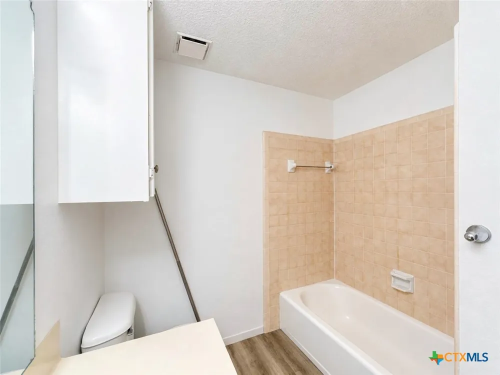 104 Maplewood Drive #A Victoria, TX 77901