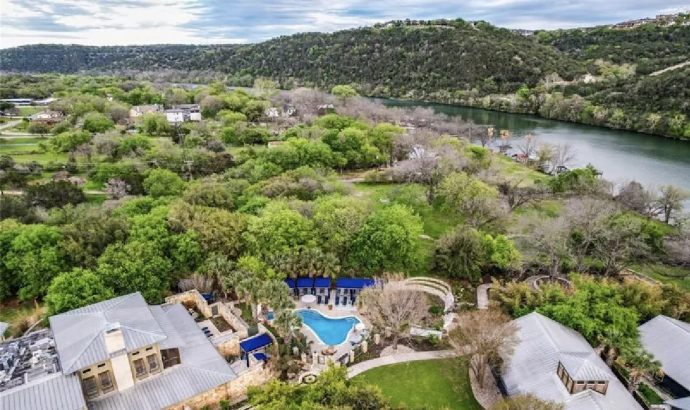 3200 Burks Lane Austin, TX 78732