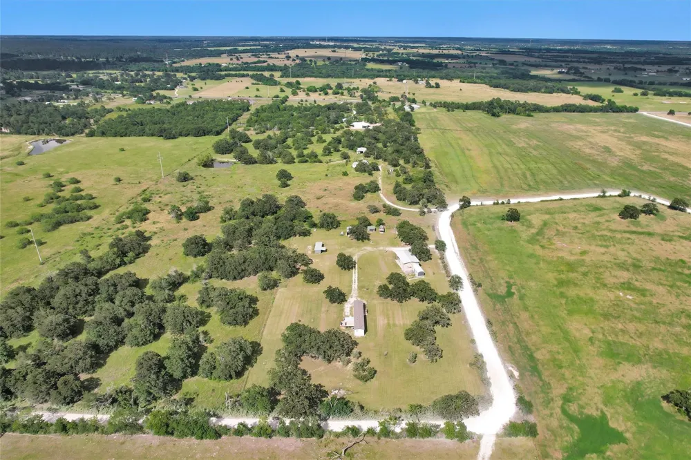 8908 County Road 279 Bedias, TX 77831