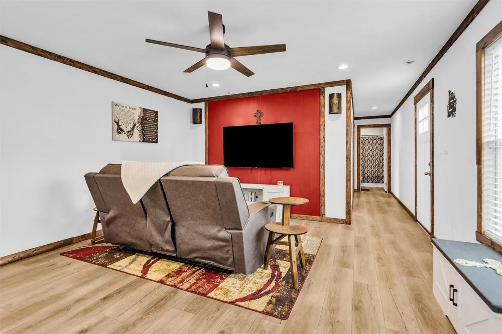 8908 County Road 279 Bedias, TX 77831