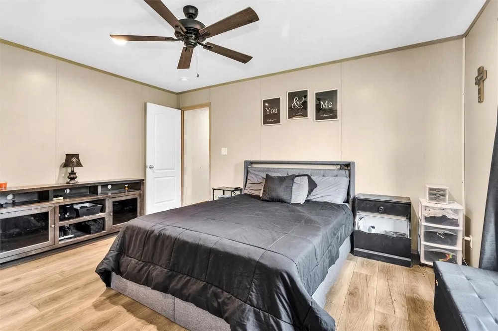 8908 County Road 279 Bedias, TX 77831
