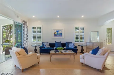 Tiburon Boulevard E #101
