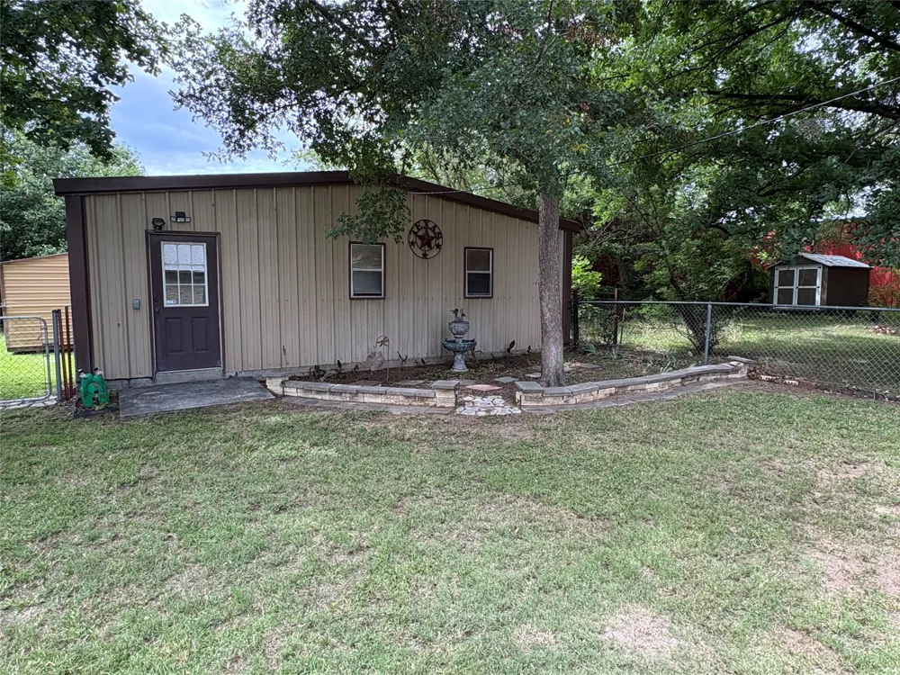 323 S Fisher Street Gorman, TX 76454