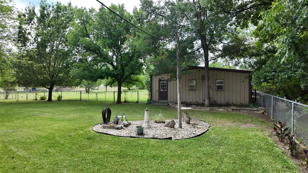 323 S Fisher Street Gorman, TX 76454