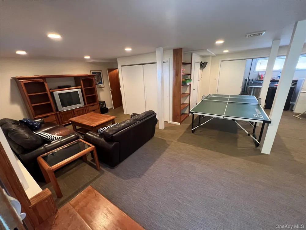 71 Garden City Avenue Point Lookout, NY 11569