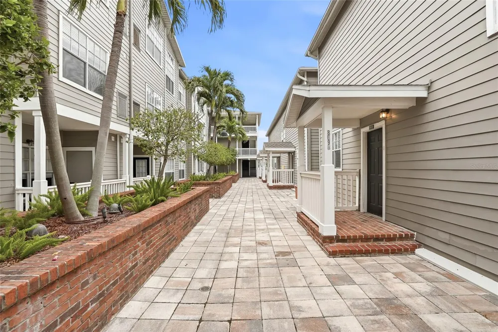 809 S OREGON AVENUE #B Tampa, FL 33606